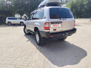 2003 Toyota Land Cruiser 105 100 Series Рестайлинг 1, серебристый, 2400000 рублей, вид 3