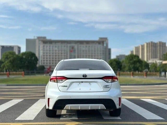 2022 Toyota Corolla Sporty XII (E210) Рестайлинг, белый, 1441027 рублей - вид 4