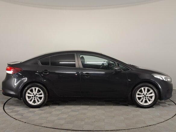 2017 Kia Cerato III Рестайлинг (Classic), чёрный, 990000 рублей - вид 4