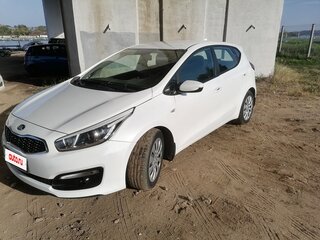2017 Kia Ceed II Рестайлинг, белый, 1600000 рублей, вид 1