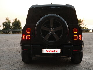 2023 Land Rover Defender 110 II, чёрный, 10800000 рублей, вид 5