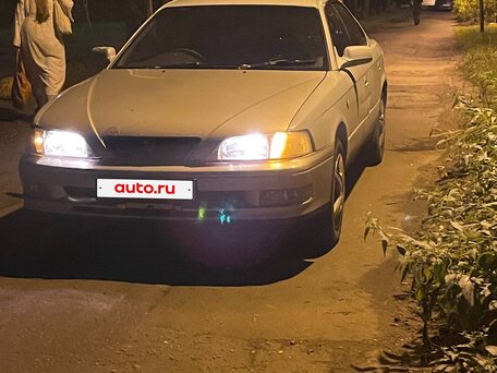 1996 Toyota Vista IV (V40), белый, 190000 рублей, вид 1