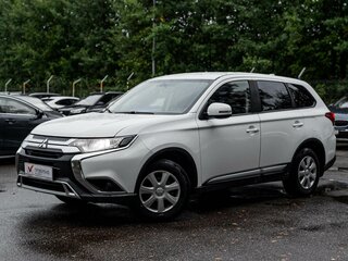 2020 Mitsubishi Outlander III Рестайлинг 3, белый, 1499000 рублей, вид 1