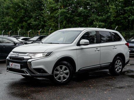 2020 Mitsubishi Outlander III Рестайлинг 3, белый, 1499000 рублей, вид 1