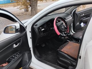 2017 Kia Rio IV, белый, 1089000 рублей, вид 5