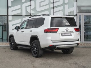 2021 Toyota Land Cruiser 300 Series, белый, 9975000 рублей, вид 3