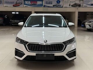 2022 Skoda Octavia IV (A8), белый, 1970000 рублей, вид 5