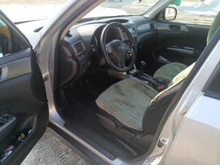 2011 Subaru Forester III Рестайлинг, серебристый, 1000000 рублей, вид 5