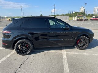 2021 Porsche Cayenne III, чёрный, 6150000 рублей, вид 3