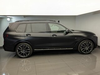 2025 BMW X7 40i I (G07) Рестайлинг, чёрный, 15550000 рублей, вид 4