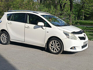 2011 Toyota Verso I, белый, 900000 рублей, вид 3