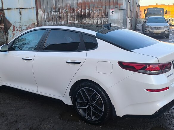 2019 Kia Optima IV Рестайлинг, белый, 1730000 рублей - вид 4