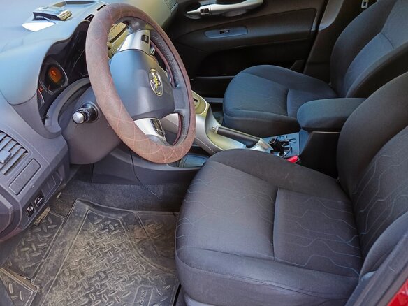 2011 Toyota Auris I Рестайлинг, красный, 950000 рублей - вид 12