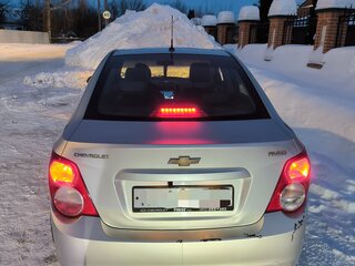 2013 Chevrolet Aveo II, серебристый, 660000 рублей, вид 5