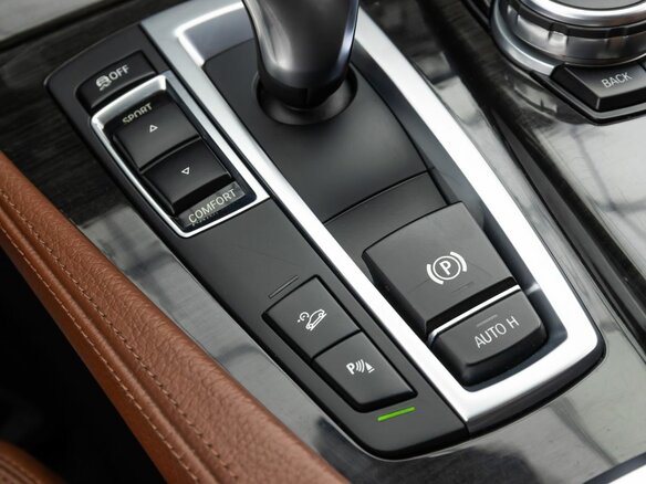 2016 BMW 5 серии 530d xDrive VI (F10/F11/F07) Рестайлинг, чёрный - вид 18