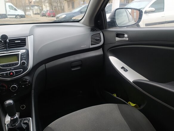 2014 Hyundai Solaris I, чёрный, 599000 рублей - вид 11