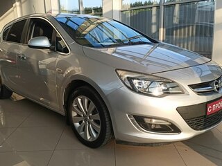 2013 Opel Astra J Рестайлинг, серебристый, 530000 рублей, вид 2