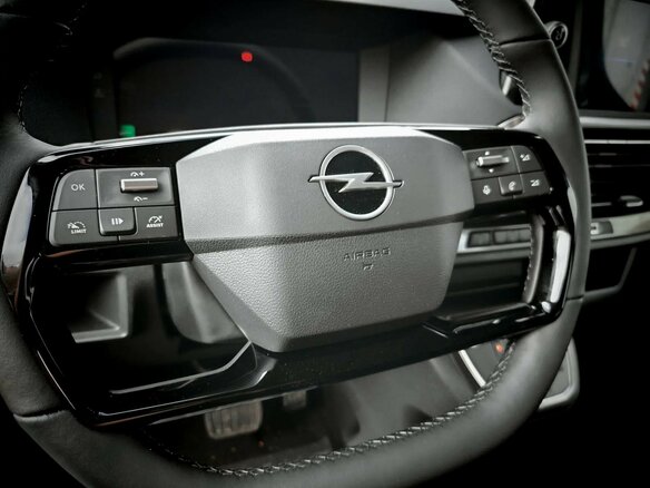 2026 Opel Zafira Life, зелёный - вид 14