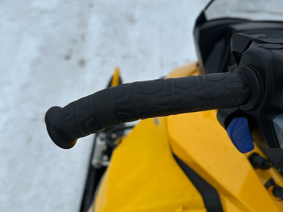 2008 BRP Ski-Doo Summit 800, жёлтый, 580000 рублей - вид 5