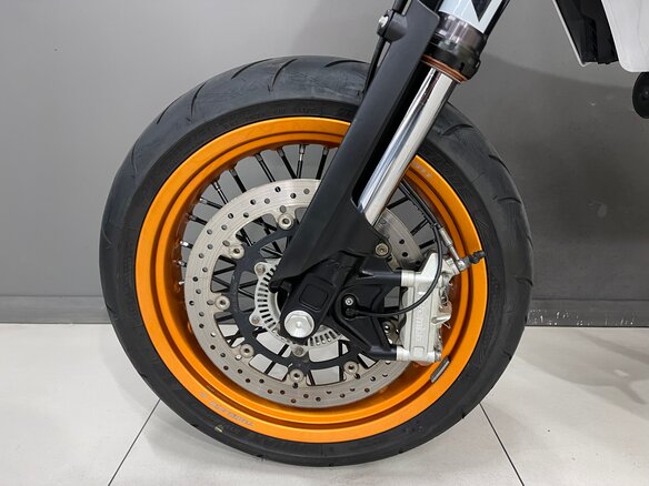 2017 KTM 690 SMC R, белый, 750000 рублей - вид 5