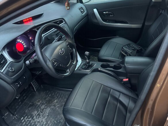 2015 Kia Ceed II Рестайлинг, коричневый, 920000 рублей - вид 16
