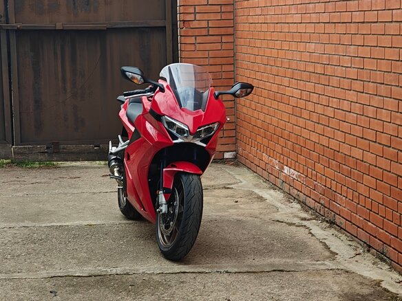 2014 Honda VFR 800, красный, 800000 рублей