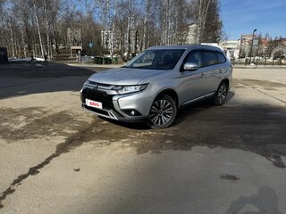 2018 Mitsubishi Outlander III Рестайлинг 3, серебристый, 2555000 рублей, вид 1