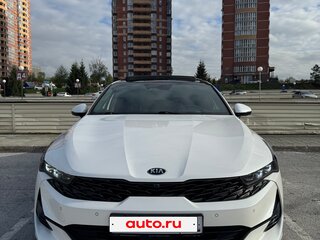 2020 Kia K5 III, белый, 2800000 рублей, вид 1