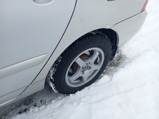 2005 Toyota Corolla IX (E120, E130) Рестайлинг, серебристый, 1500000 рублей, вид 3