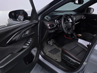 2022 Chevrolet TrailBlazer III, серебристый, 1500000 рублей, вид 5
