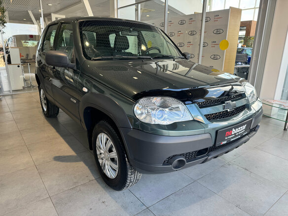 2018 Chevrolet Niva I Рестайлинг, зелёный, 655000 рублей - вид 2