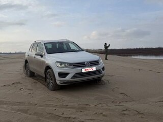 2015 Volkswagen Touareg II Рестайлинг, белый, 3200000 рублей, вид 2