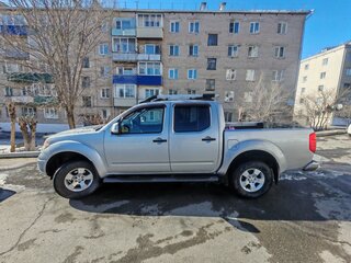 2007 Nissan Navara (Frontier) III (D40), серый, 1560000 рублей, вид 3