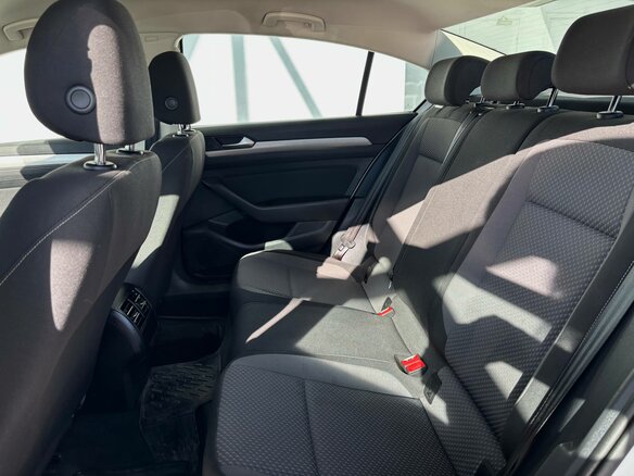 2017 Volkswagen Passat B8, белый, 1519000 рублей - вид 18
