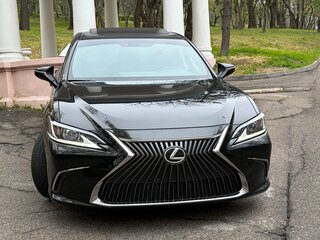 2018 Lexus ES 250 VII, чёрный, 3320000 рублей, вид 1
