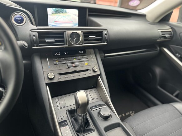 2019 Lexus IS 300h III Рестайлинг, серый, 2900000 рублей - вид 10