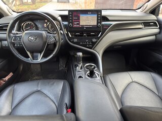 2021 Toyota Camry VIII (XV70) Рестайлинг, чёрный, 3150000 рублей, вид 4