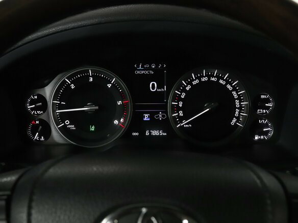 2017 Toyota Land Cruiser 200 Series Рестайлинг 2, белый - вид 10