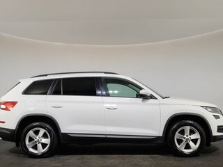 2020 Skoda Kodiaq I, белый, 1800000 рублей, вид 4