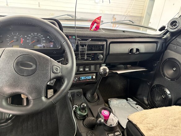 2005 Lada (ВАЗ) 2121 (4x4) I Рестайлинг, чёрный, 750000 рублей - вид 8