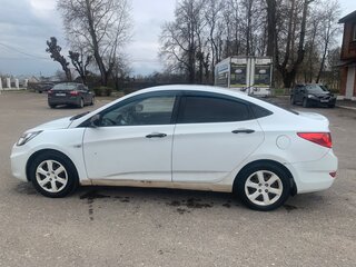 2012 Hyundai Solaris I, белый, 610000 рублей, вид 4