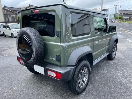 2023 Suzuki Jimny Sierra IV, зелёный, 2120000 рублей, вид 5