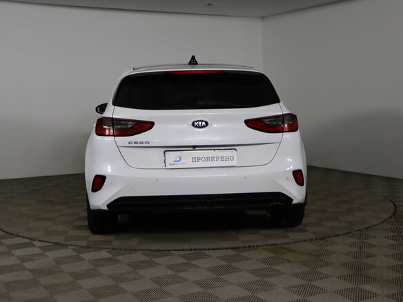 2018 Kia Ceed III, белый, 1569990 рублей - вид 5