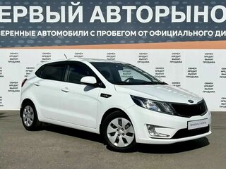 2013 Kia Rio III, белый, 1165000 рублей, вид 3