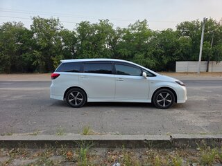 2009 Toyota Wish II, белый, 1410000 рублей, вид 2