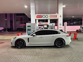 2019 Porsche Panamera GTS Sport Turismo II, серый, 8300000 рублей, вид 1