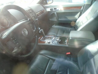 2010 Volkswagen Touareg I Рестайлинг, чёрный, 1220000 рублей, вид 5