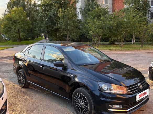 2016 Volkswagen Polo V Рестайлинг, чёрный - вид 1