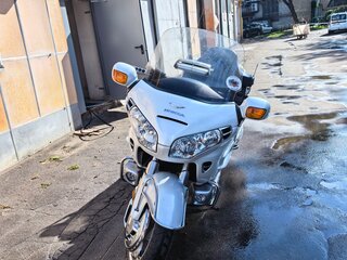 2005 Honda GL 1800 Gold Wing, белый, 1000000 рублей, вид 3