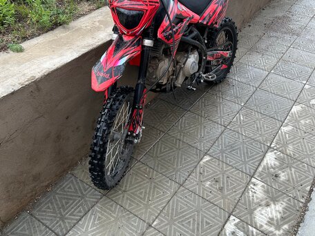 2024 Regulmoto Seven Medalist 150E, красный, 65000 рублей, вид 5